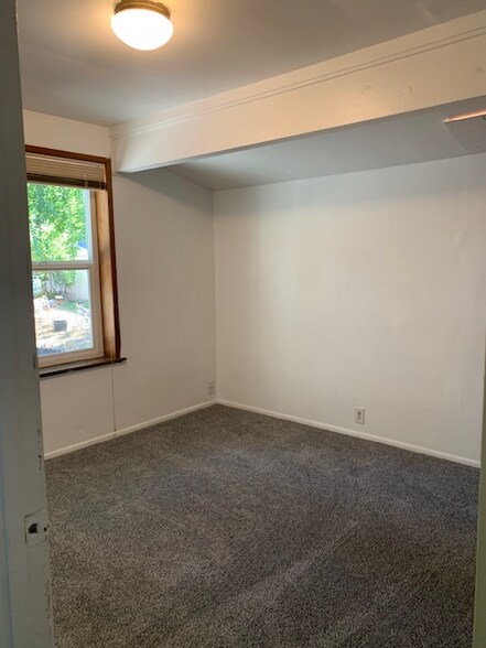 Building Photo - 1165 Hobart St