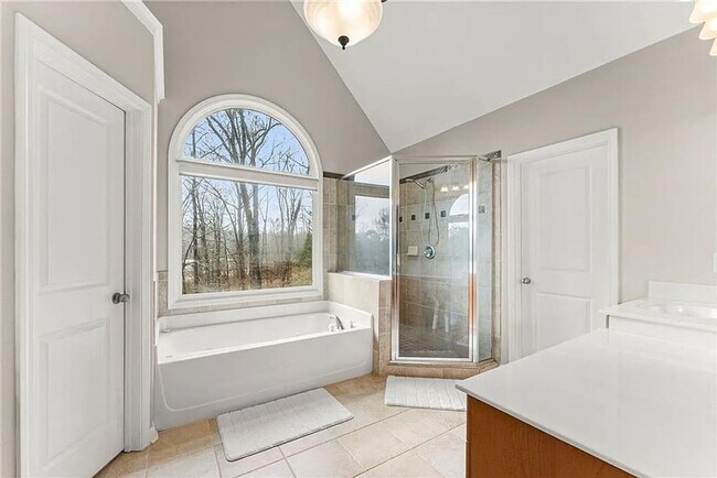 Building Photo - Beautiful home in Stratford on Lanier-5 bed 3 bath in sought after swim, tennis and lake community!