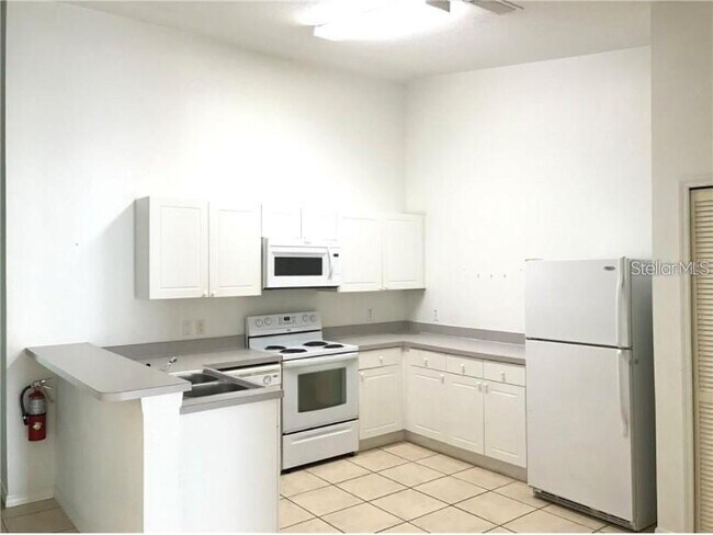 Building Photo - 2792 Club Cortile Cir