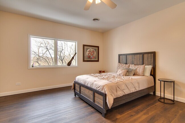 Building Photo - 30W777 Shoe Factory Rd