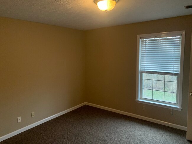 Building Photo - 101 Pinnacle Ct