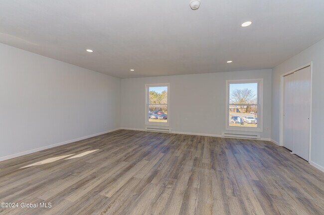 Building Photo - 128 Rockefeller Rd