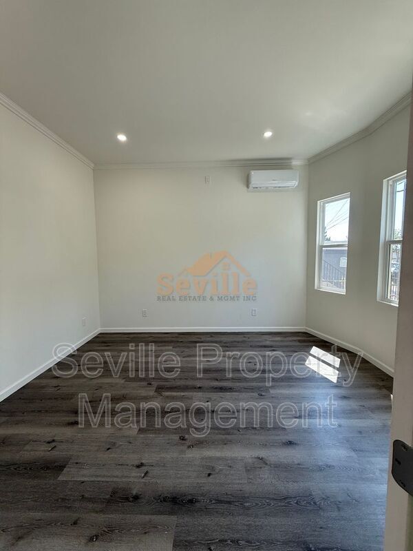 Building Photo - 354 Peralta St