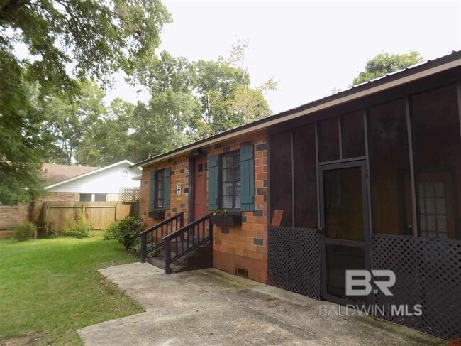 Building Photo - 228 Seminole Ave