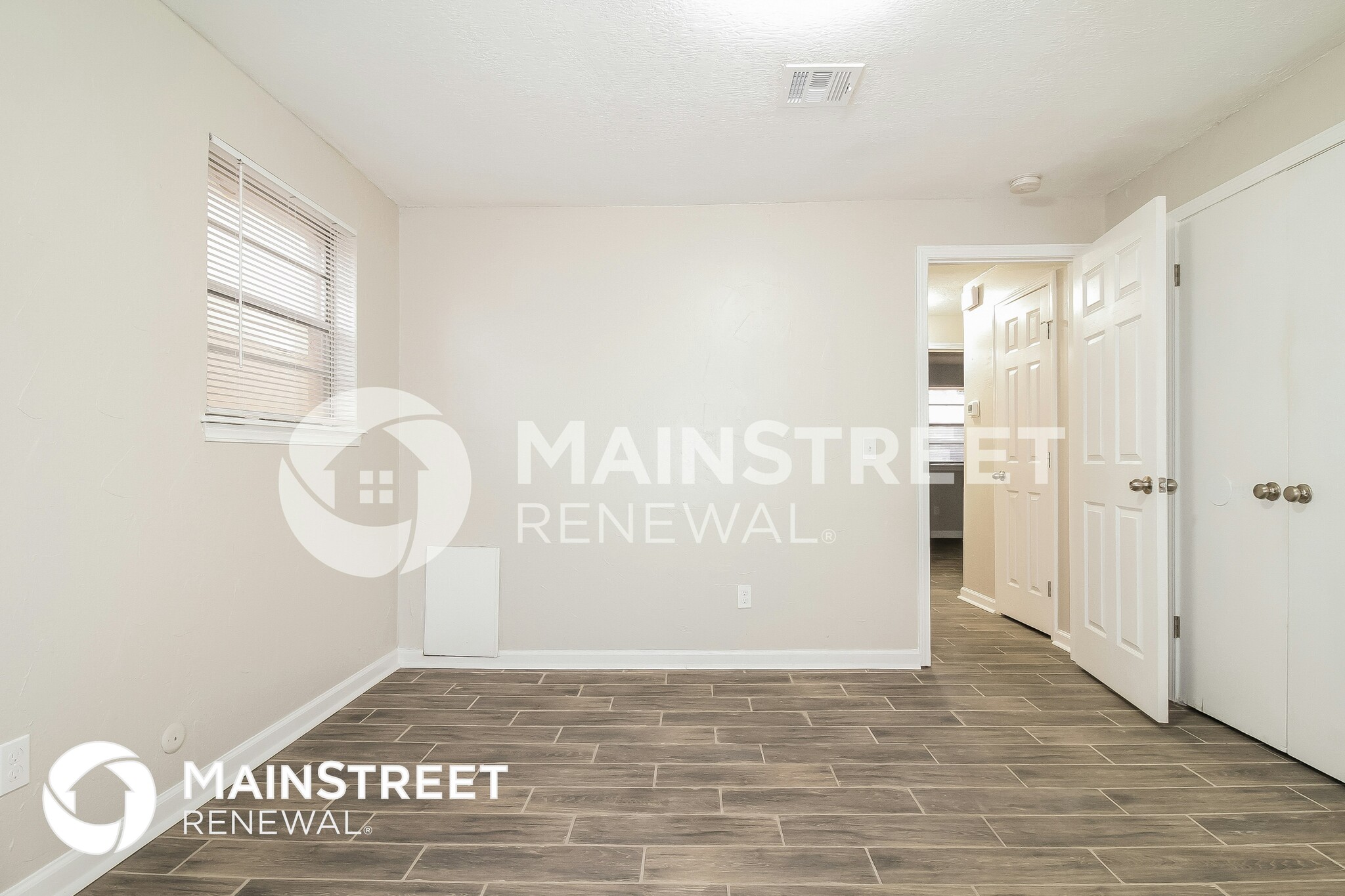 Building Photo - 5009 S Briarwood Dr