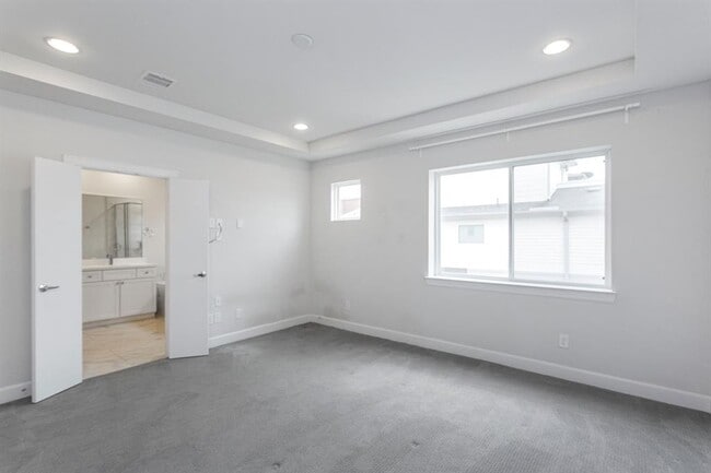 Building Photo - 348 Eado Park Cir