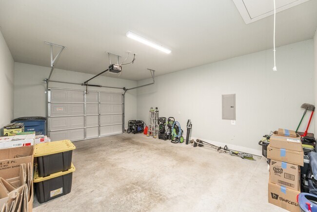 Building Photo - 9 Drywood Ln