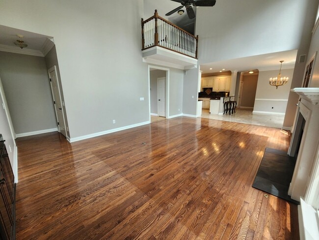 Building Photo - Gorgeous 4/3.5 with amazing back patio!