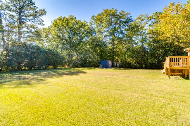 Building Photo - 7712 Burdell Dr