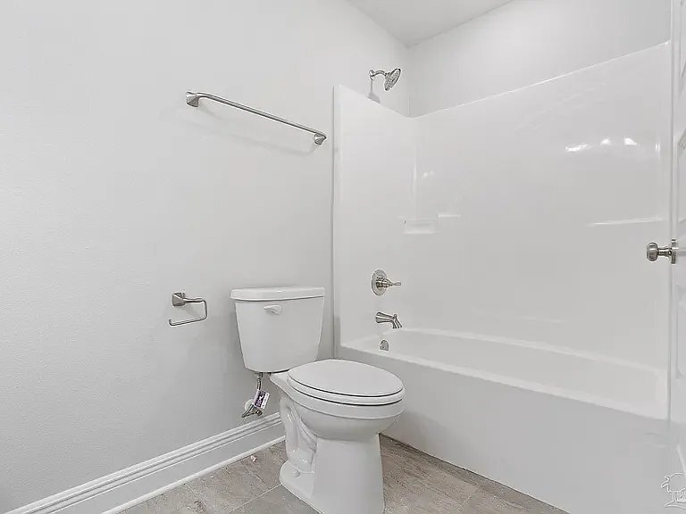 Building Photo - 8418 Cherry Ave