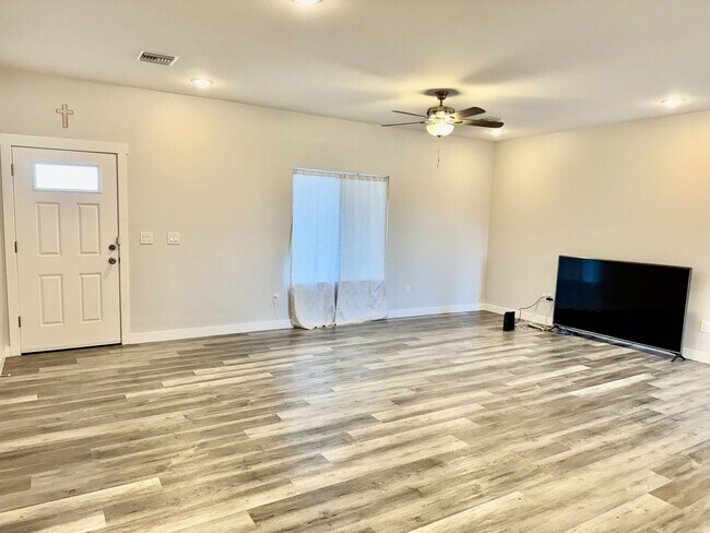 Building Photo - 860 S Flagstone Wy