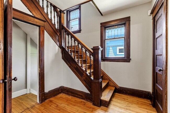 Building Photo - 884 Iglehart Ave