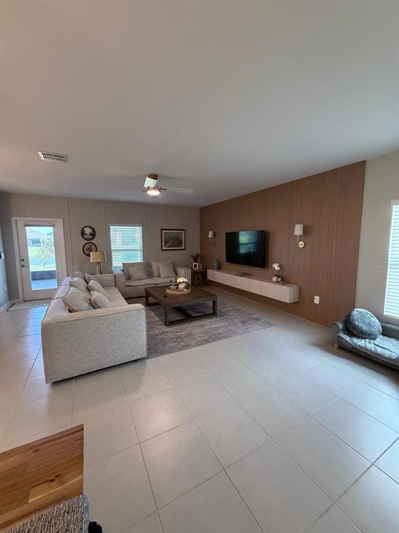 Building Photo - 5617 Gingham Dr