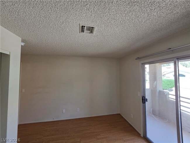Building Photo - 2200 Highpointe Dr