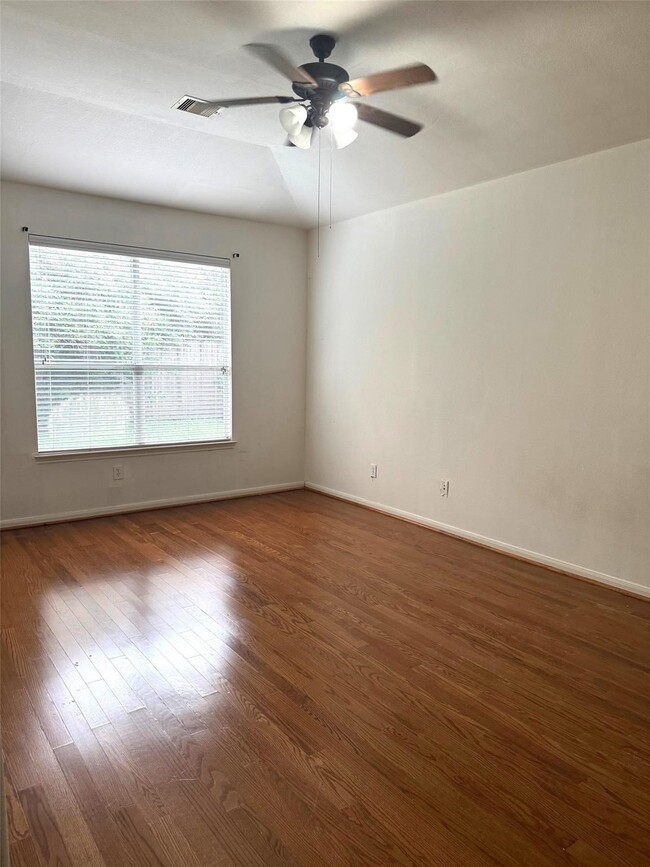 Building Photo - 6439 Applewood Forest Dr