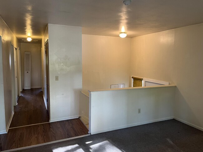 Building Photo - 606 Spartan Ave