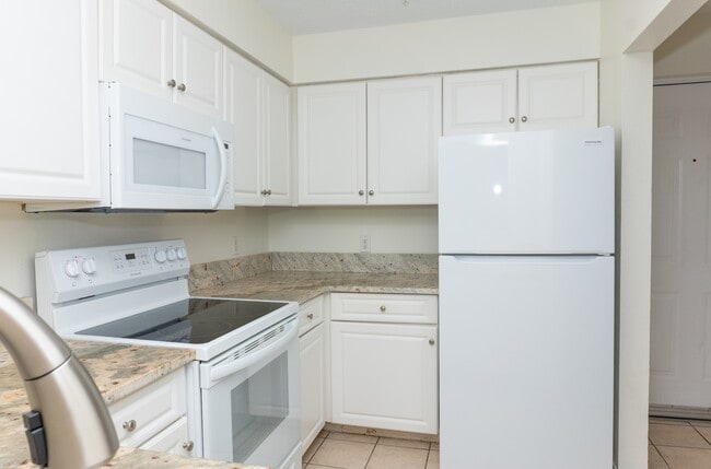 Building Photo - 4270 Calinda Ln