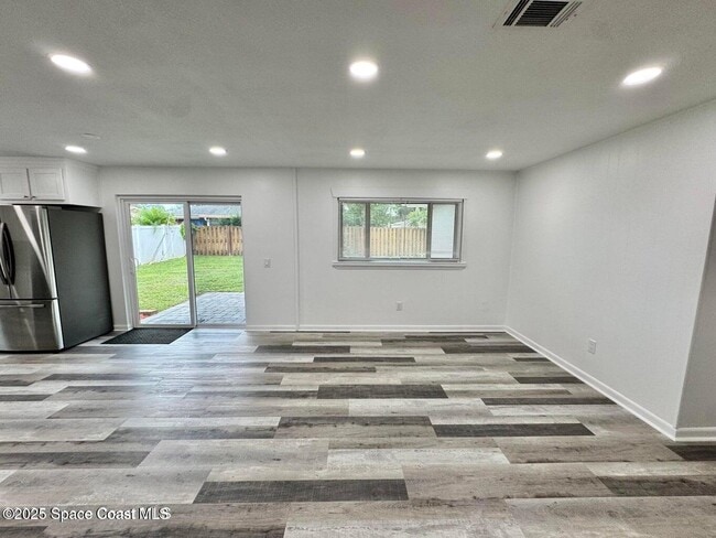 Building Photo - 789 Walnut Dr