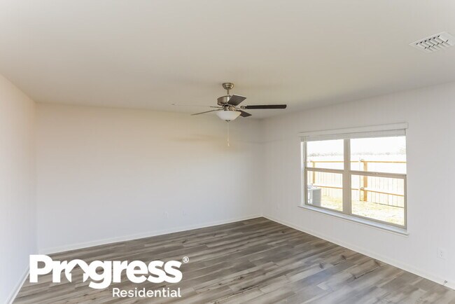 Building Photo - 160 Holster Hollow Rd