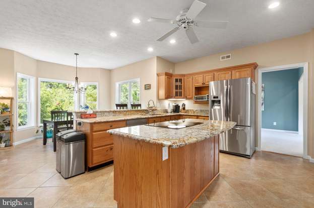 Building Photo - 22388 Deerpath Ct