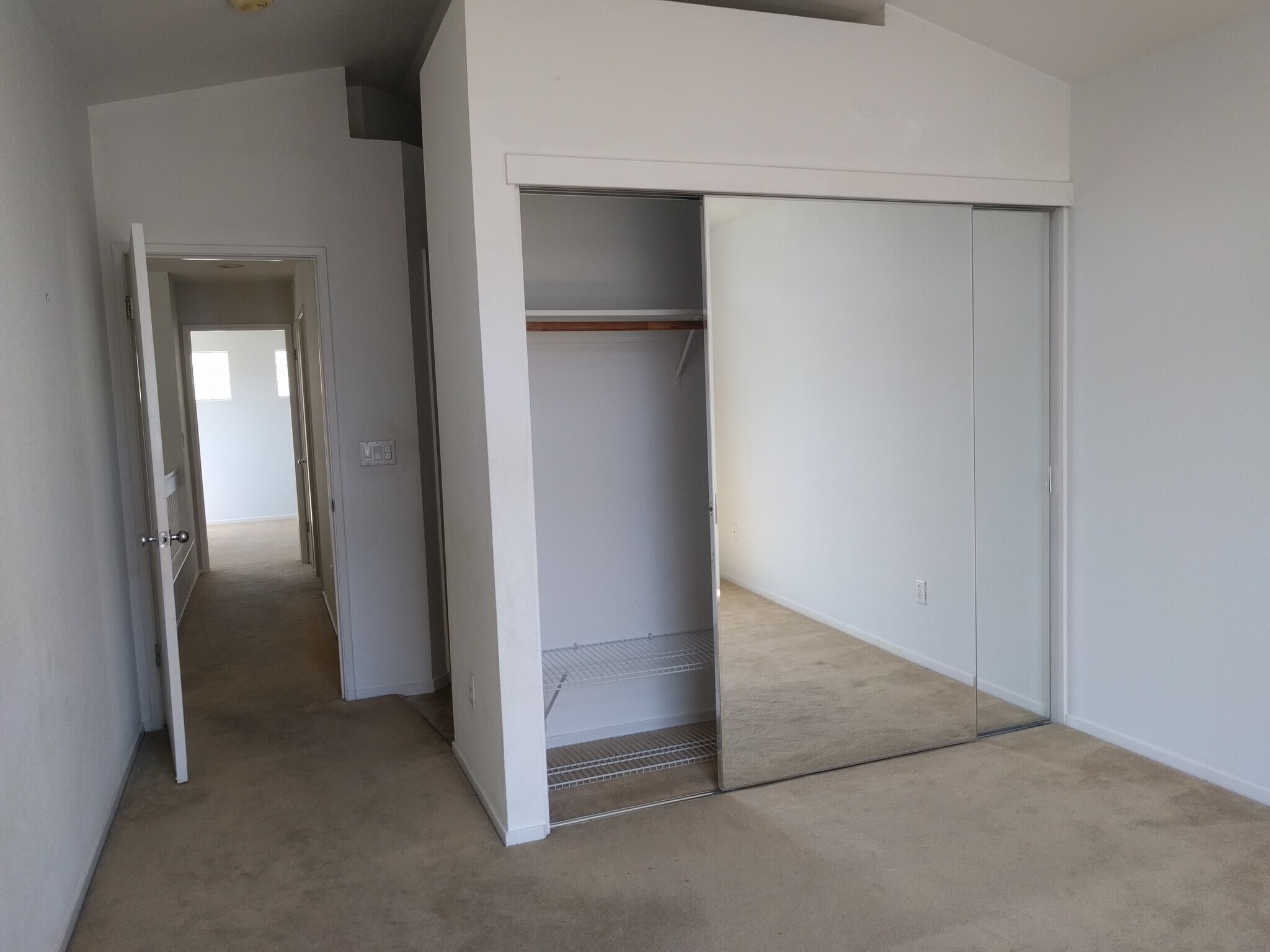 Building Photo - 5674 Impatiens Cmn