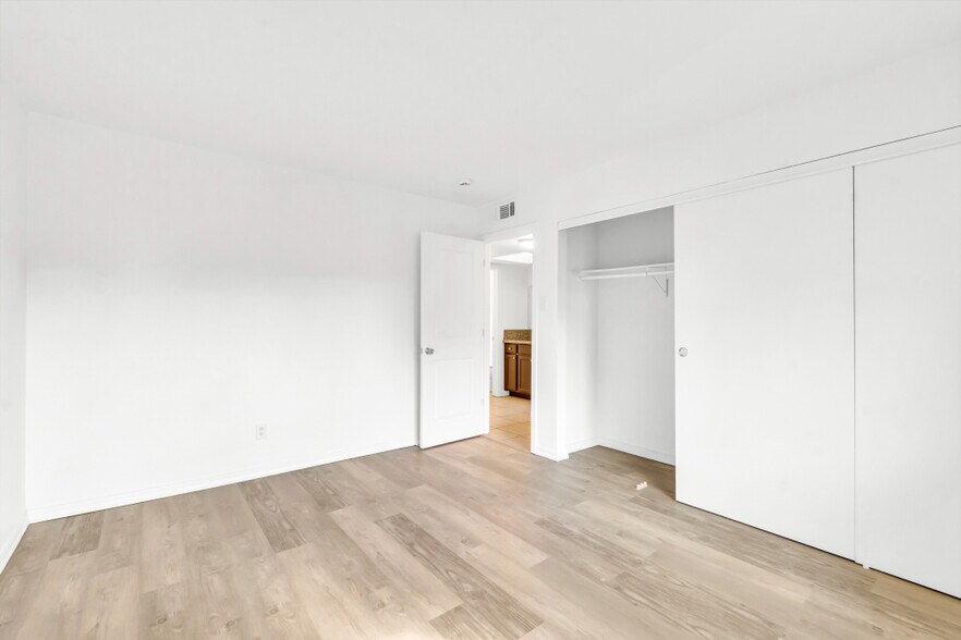 Building Photo - 812 Carro Dr