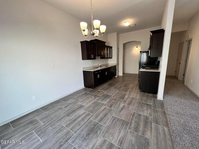Building Photo - 461 Villa Ysleta