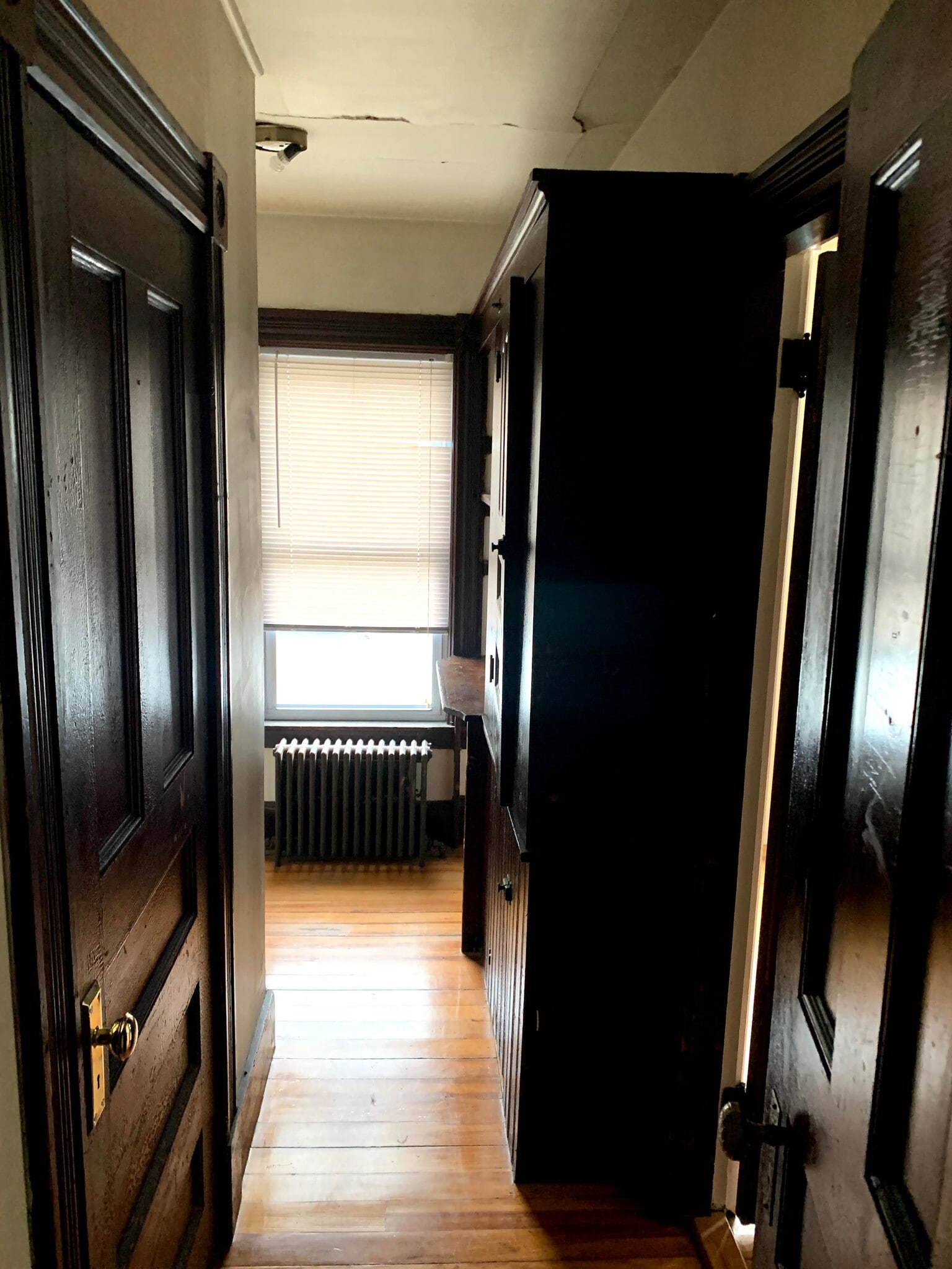 Built in desk area/extra storage - 88 Roxbury St