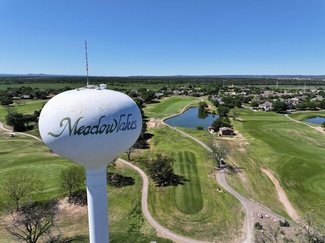 Building Photo - 120 Meadowlakes Dr