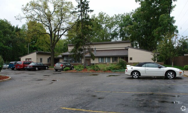 Primary Photo - 401 W Jolly Rd