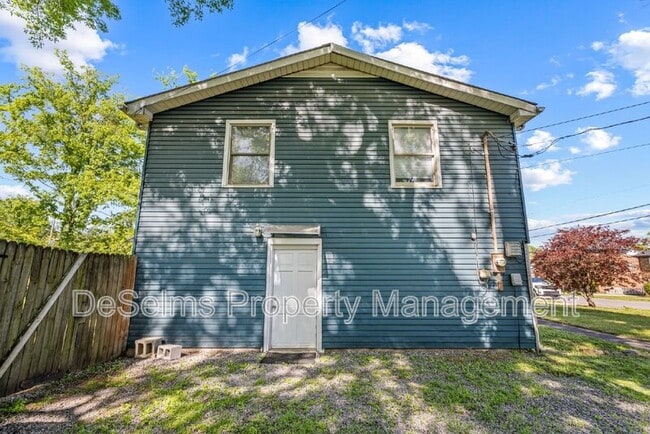 Building Photo - 6105 Nashua Ave