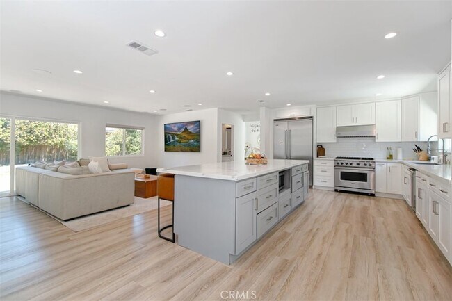 Building Photo - 22841 Calvert St