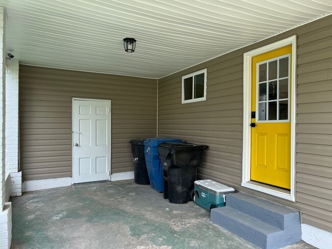 Building Photo - 3 bd, 1 bth single family Virginia Beach