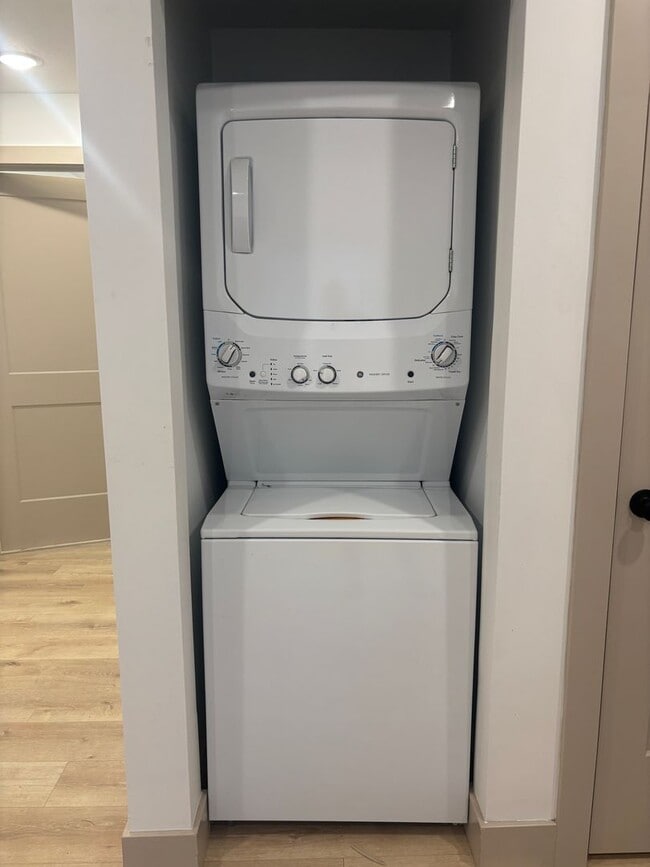 Building Photo - 308 W Worley St