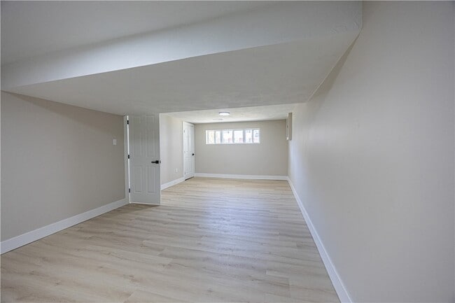 Building Photo - 476 Fielding Dr