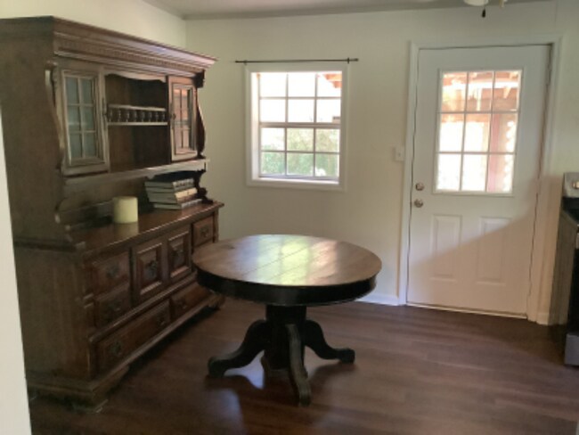 Building Photo - 200 Martin Dr