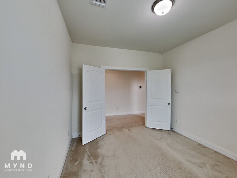 Building Photo - 13725 James Buchanan St