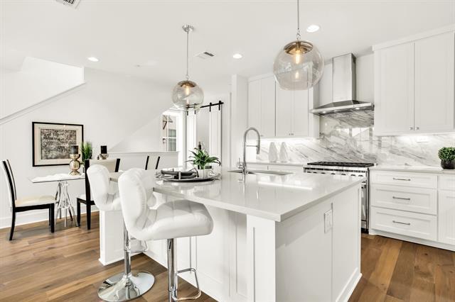 Building Photo - 4116 University Blvd