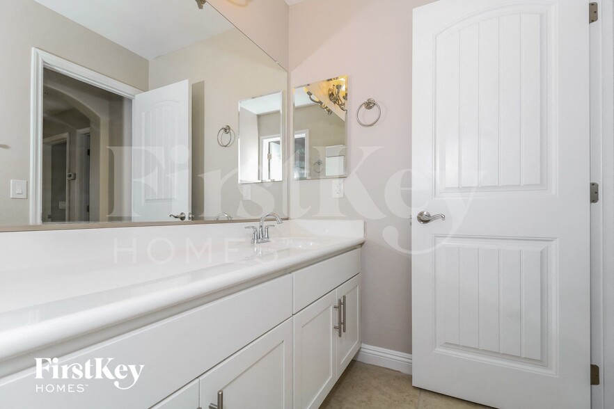 Building Photo - 2903 N Clanton St