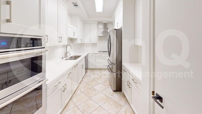 Building Photo - 3018 Stonehenge Ln