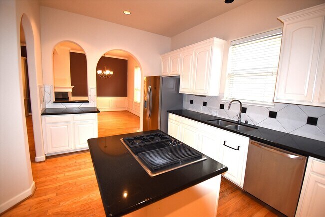 Building Photo - 1117 Malone St