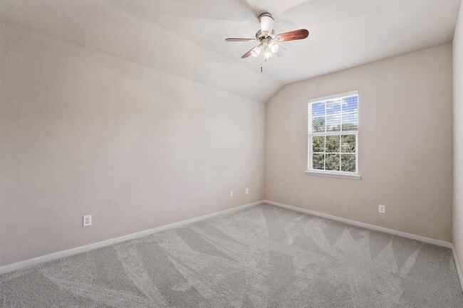Building Photo - 115 Black Swan Pl