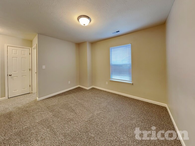 Building Photo - 2391 Bristol Dr