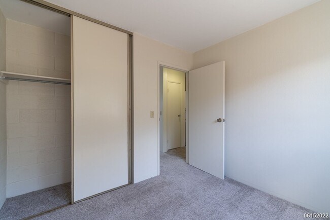 Building Photo - 2br/1ba/1pkg Apartment in Makakilo - Water...