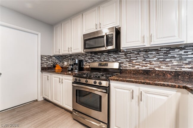 Building Photo - 3992 Chinchilla Ave