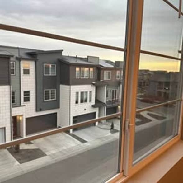 Building Photo - 1566 W 67th Dr