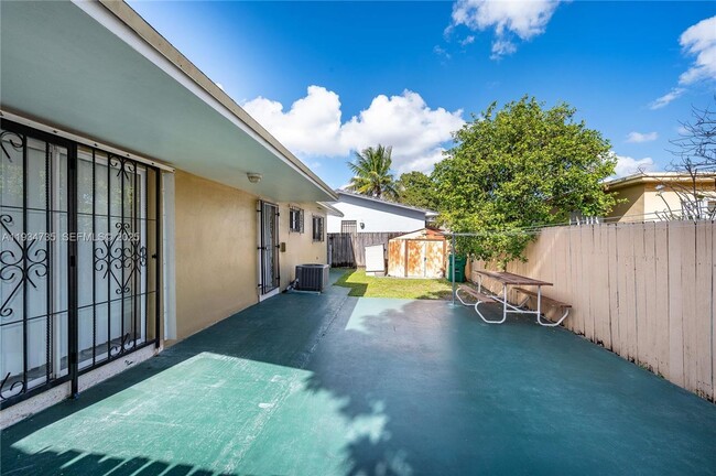 Building Photo - 201 NW 34th Ave