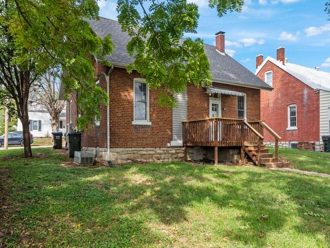 Primary Photo - 306 Walnut St