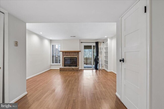 Building Photo - 2002 Derby Ridge Ln