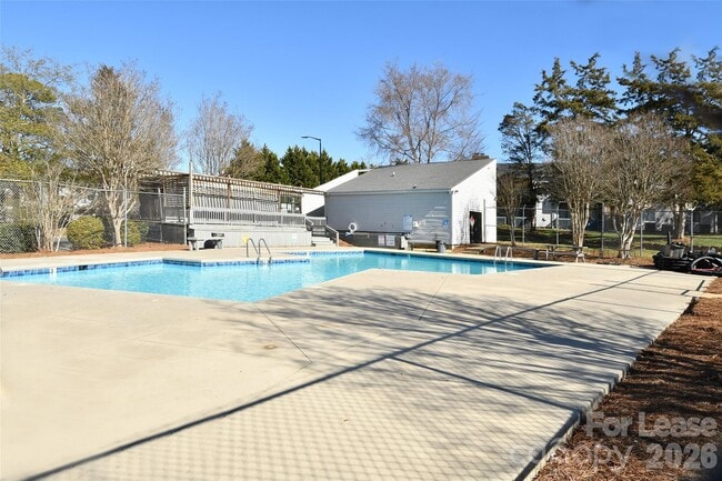 Building Photo - 11185 Harrowfield Rd